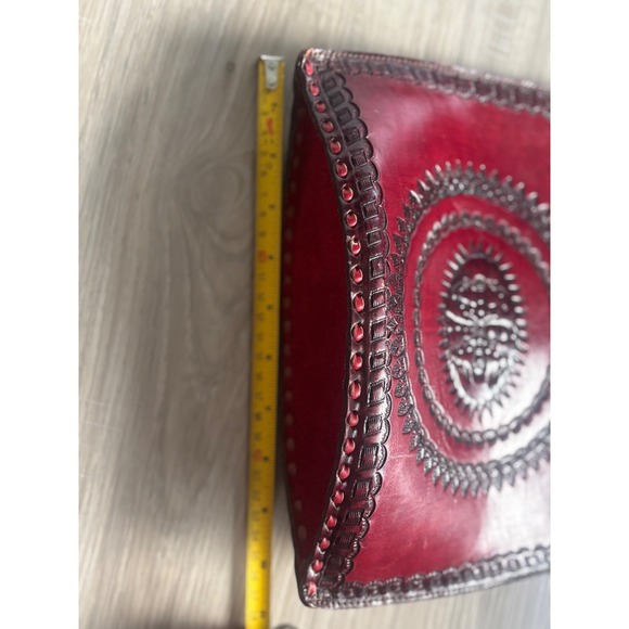 Vintage Hand Tooled Leather Shoulder Bag Red Oxblood Embossed Boho Tote - Picture 6 of 11